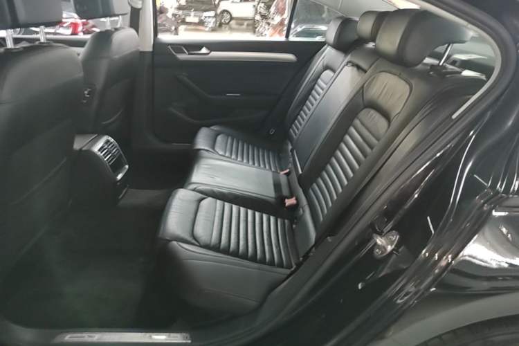 Used Volkswagen Magotan 2017 330TSI DSG Luxury Model Left Rear Seat
