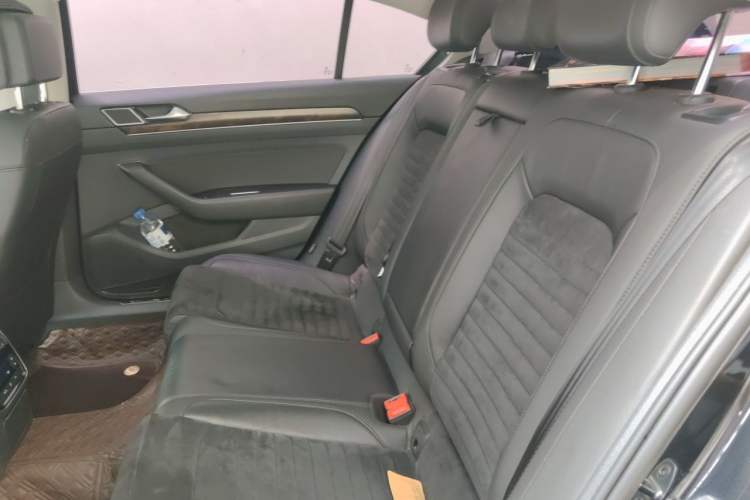 Used Volkswagen Magotan 2017 330TSI DSG Luxury Model Left Rear Seat