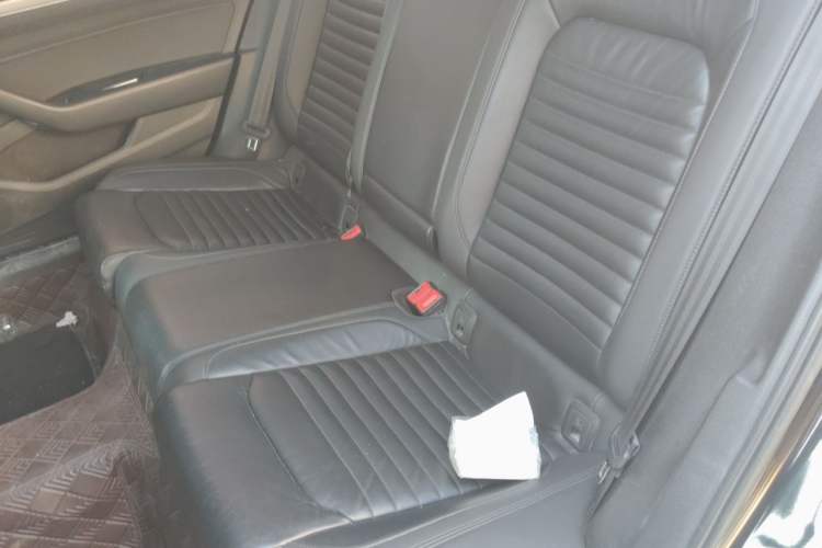 Used Volkswagen Magotan 2017 330TSI DSG Leading Model Left Rear Seat