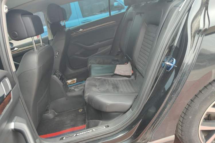 Used Volkswagen Magotan 2017 330TSI DSG Luxury Model Left Rear Seat