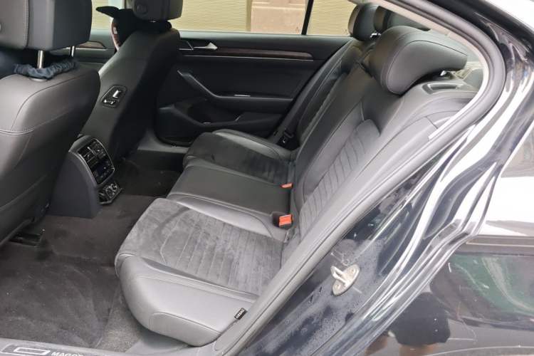 Used Volkswagen Magotan 2017 330TSI DSG Luxury Model Left Rear Seat