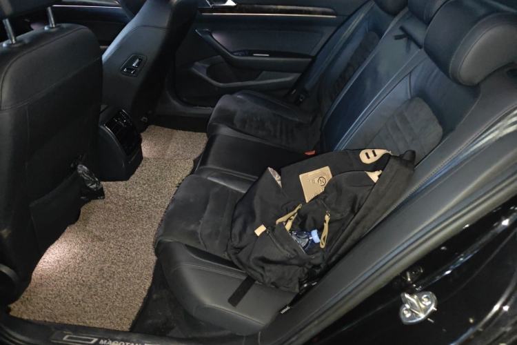 Used Volkswagen Magotan 2017 380TSI DSG Luxury Model Left Rear Seat