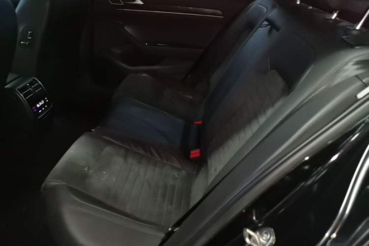 Used Volkswagen Magotan 2017 330TSI DSG Luxury Model Left Rear Seat