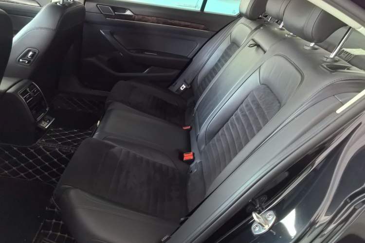 Used Volkswagen Magotan 2017 330TSI DSG Luxury Model Left Rear Seat