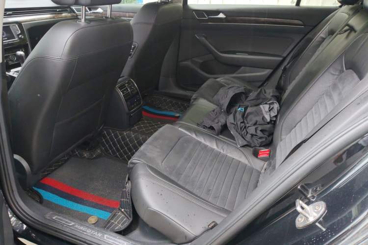 Used Volkswagen Magotan 2017 330TSI DSG Luxury Model Left Rear Seat