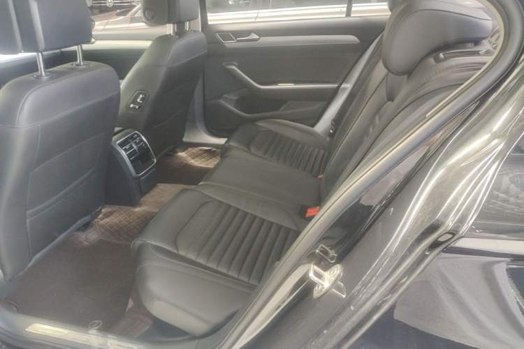 Used Volkswagen Magotan 2017 330TSI DSG Leading Model Left Rear Seat