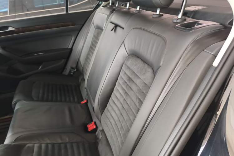 Used Volkswagen Magotan 2017 330TSI DSG Luxury Model Left Rear Seat