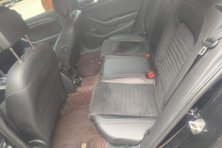 Used Volkswagen Magotan 2017 330TSI DSG Luxury Model Left Rear Seat