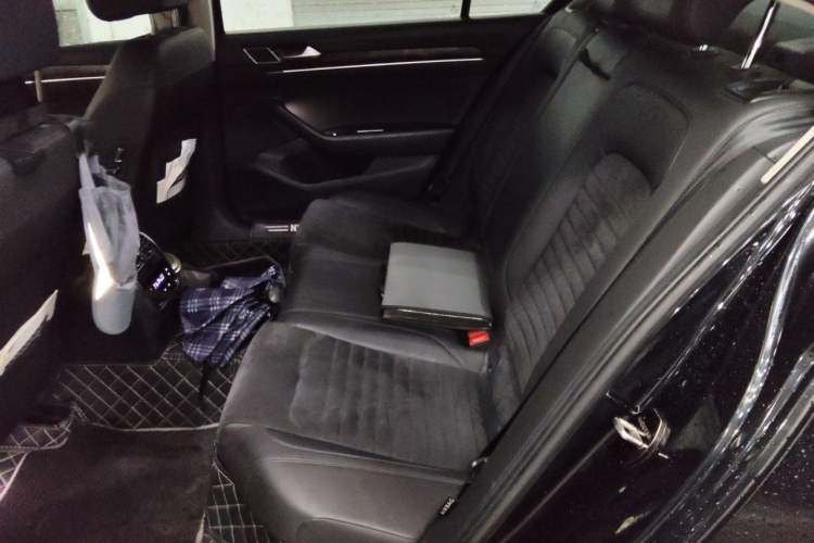 Used Volkswagen Magotan 2017 330TSI DSG Luxury Model Left Rear Seat