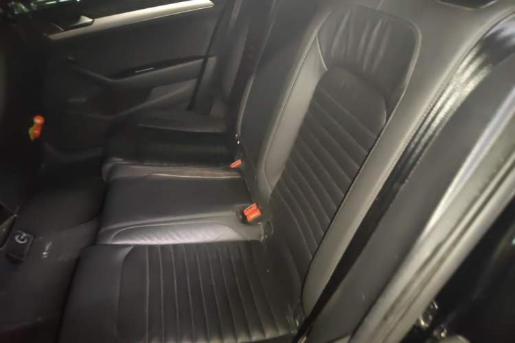 Used Volkswagen Magotan 2017 330TSI DSG Leading Model Left Rear Seat
