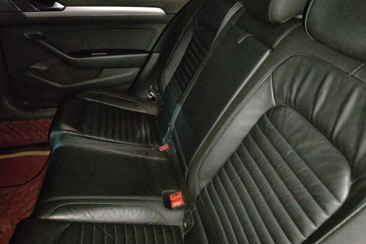 Used Volkswagen Magotan 2017 330TSI DSG Leading Model Left Rear Seat