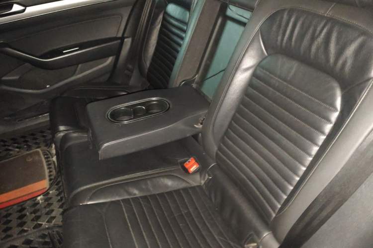 Used Volkswagen Magotan 2017 280TSI DSG Comfort Model Left Rear Seat
