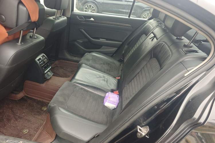 Used Volkswagen Magotan 2017 330TSI DSG Luxury Model Left Rear Seat