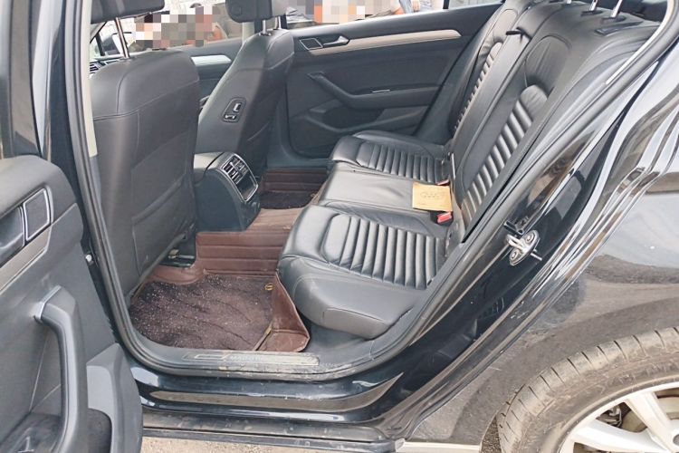 Used Volkswagen Magotan 2017 330TSI DSG Leading Model Left Rear Seat