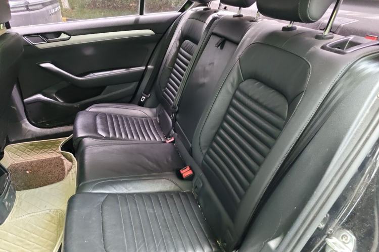 Used Volkswagen Magotan 2017 330TSI DSG Leading Model Left Rear Seat