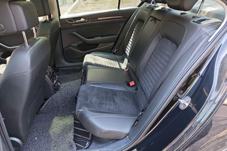 Used Volkswagen Magotan 2017 330TSI DSG Luxury Model Left Rear Seat