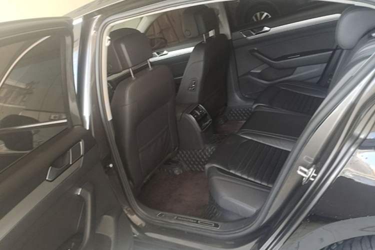 Used Volkswagen Magotan 2017 330TSI DSG Leading Model Left Rear Seat