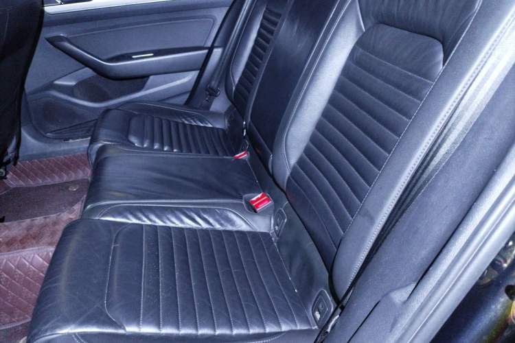 Used Volkswagen Magotan 2017 330TSI DSG Leading Model Left Rear Seat