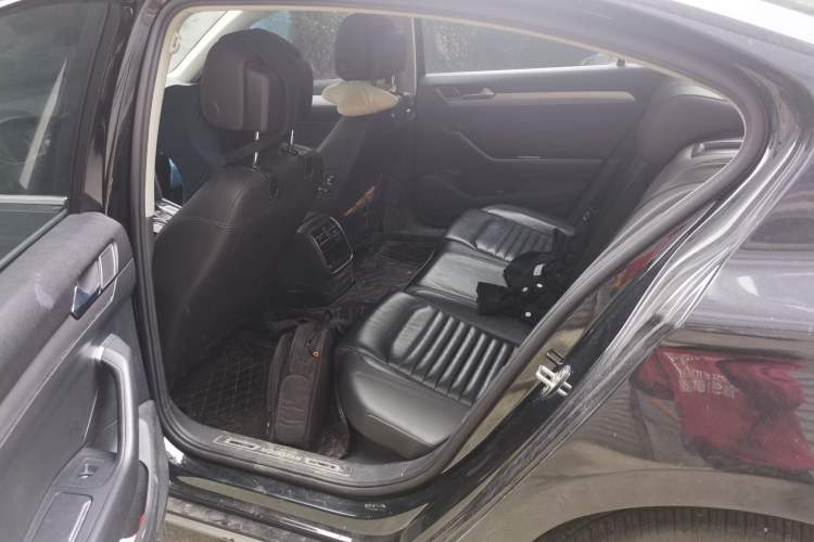 Used Volkswagen Magotan 2017 330TSI DSG Leading Model Left Rear Seat