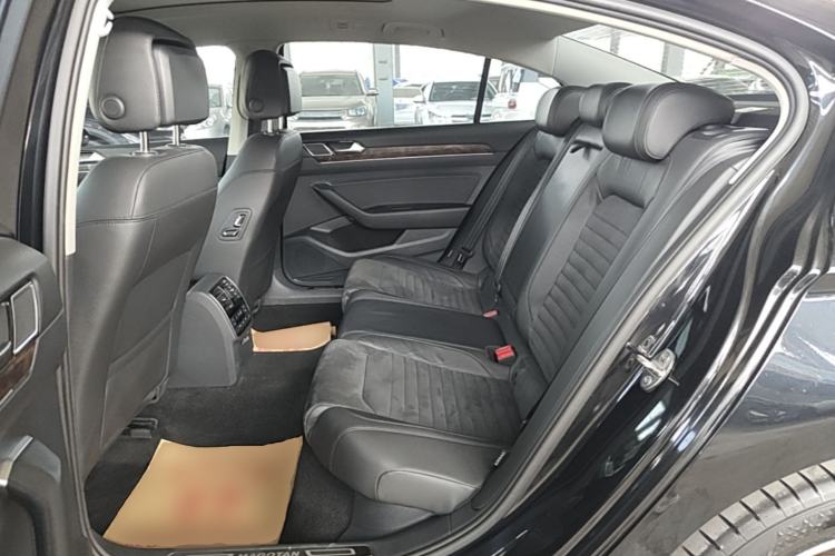 Used Volkswagen Magotan 2017 330TSI DSG Luxury Model Left Rear Seat
