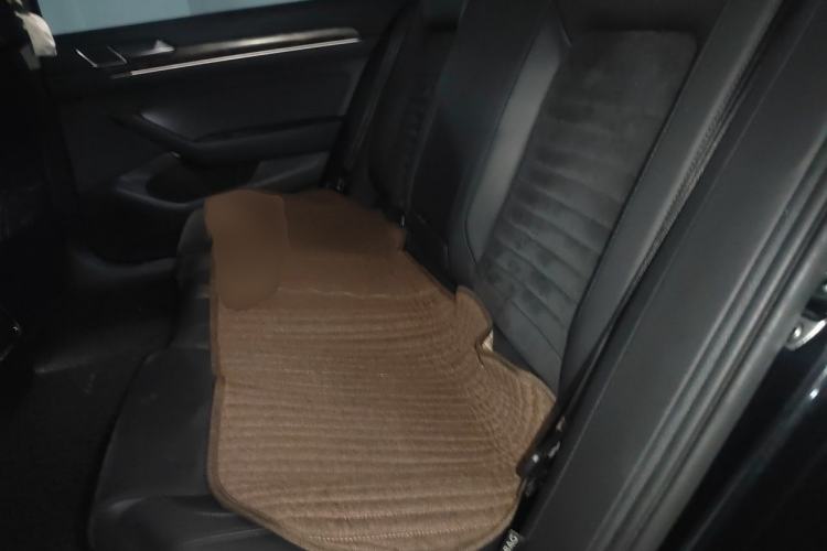 Used Volkswagen Magotan 2017 330TSI DSG Luxury Model Left Rear Seat