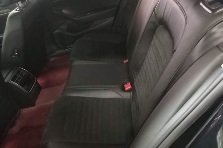 Used Volkswagen Magotan 2017 330TSI DSG Luxury Model Left Rear Seat