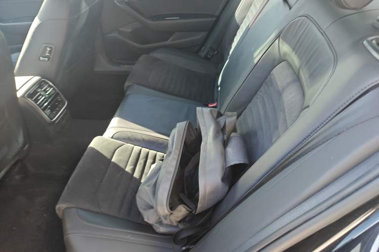Used Volkswagen Magotan 2017 330TSI DSG Luxury Model Left Rear Seat