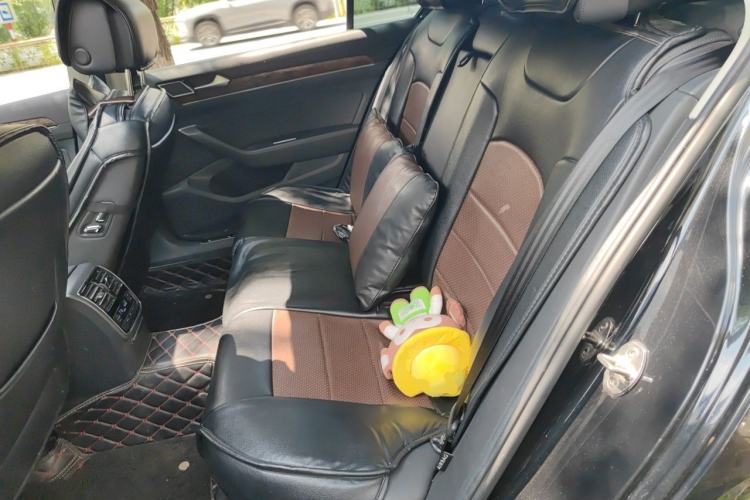 Used Volkswagen Magotan 2017 330TSI DSG Luxury Model Left Rear Seat