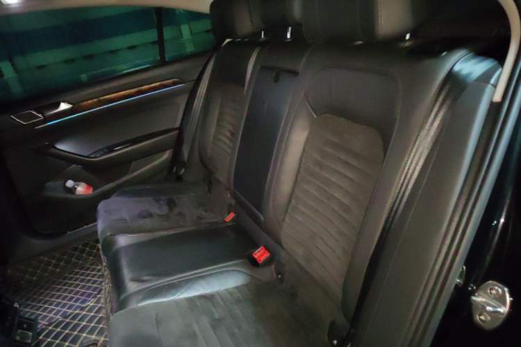 Used Volkswagen Magotan 2017 380TSI DSG Prestige Edition Left Rear Seat