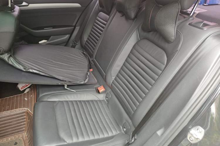 Used Volkswagen Magotan 2017 330TSI DSG Luxury Model Left Rear Seat