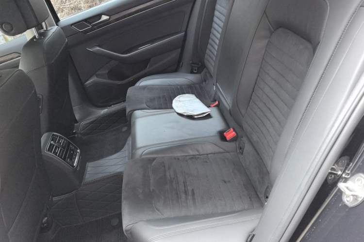 Used Volkswagen Magotan 2017 330TSI DSG Luxury Model Left Rear Seat