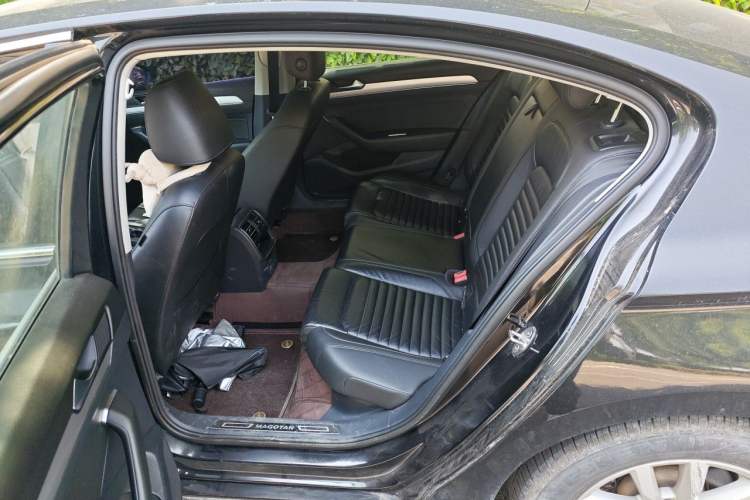 Used Volkswagen Magotan 2017 280TSI DSG Comfort Model Left Rear Seat