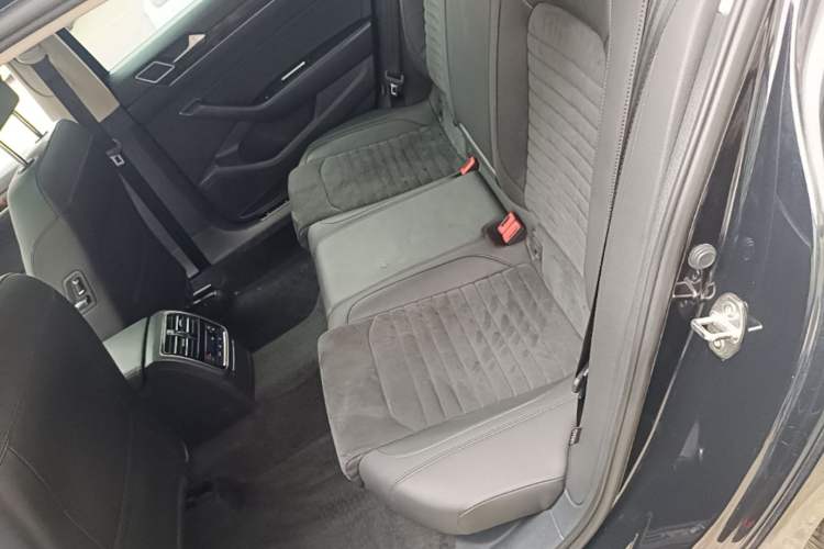 Used Volkswagen Magotan 2017 330TSI DSG Luxury Model Left Rear Seat