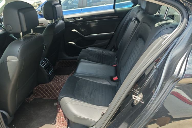 Used Volkswagen Magotan 2017 380TSI DSG Luxury Model Left Rear Seat