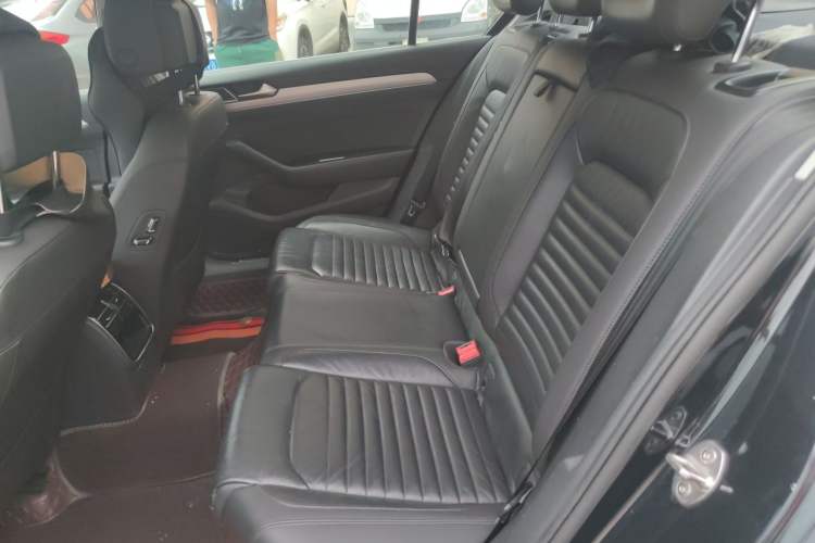 Used Volkswagen Magotan 2017 280TSI DSG Leading Edition Left Rear Seat