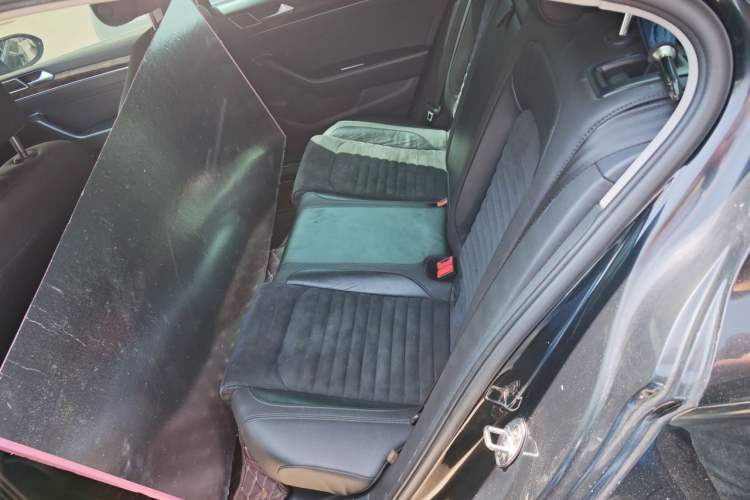 Used Volkswagen Magotan 2017 330TSI DSG Luxury Model Left Rear Seat