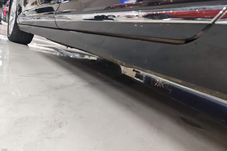 Used Volkswagen Magotan 2017 330TSI DSG Luxury Model Left Side Sill