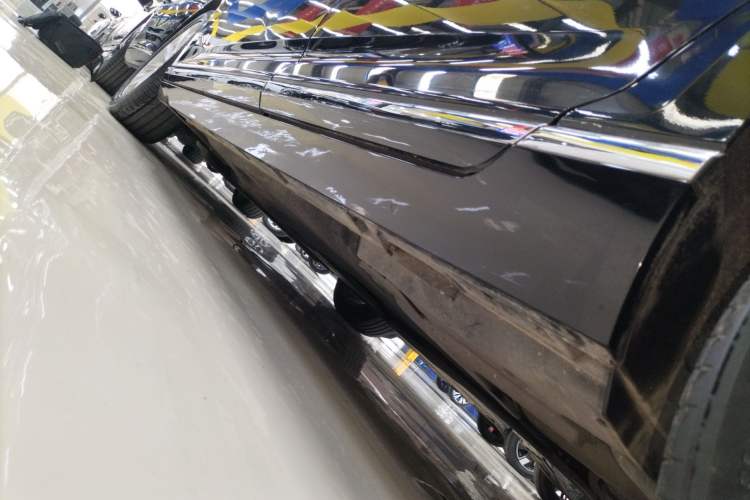 Used Volkswagen Magotan 2017 330TSI DSG Leading Model Left Side Sill