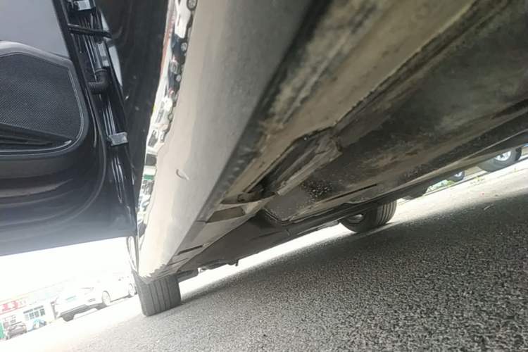 Used Volkswagen Magotan 2017 330TSI DSG Leading Model Left Side Sill