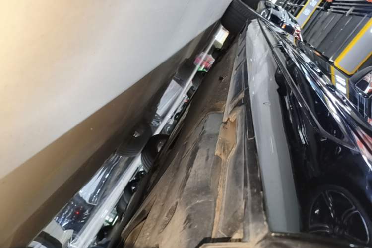 Used Volkswagen Magotan 2017 330TSI DSG Leading Model Left Side Sill