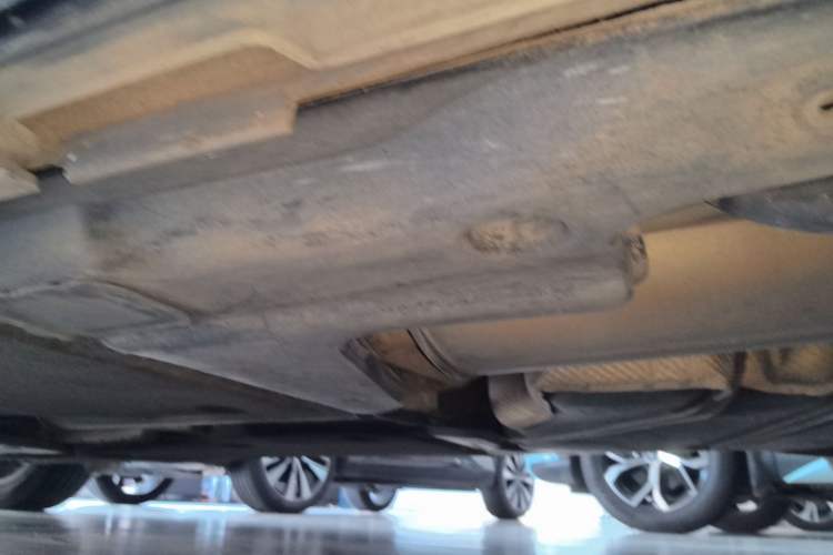 Used Volkswagen Magotan 2017 330TSI DSG Luxury Model Left Side Sill