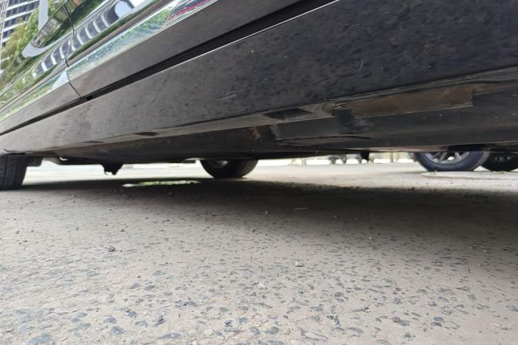 Used Volkswagen Magotan 2017 330TSI DSG Luxury Model Left Side Sill