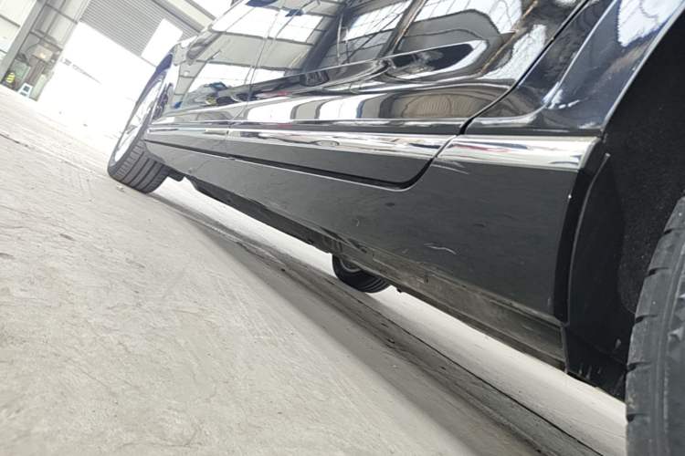 Used Volkswagen Magotan 2017 330TSI DSG Luxury Model Left Side Sill
