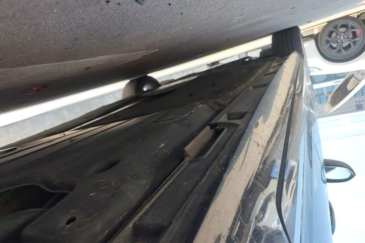 Used Volkswagen Magotan 2017 380TSI DSG Luxury Model Left Side Sill