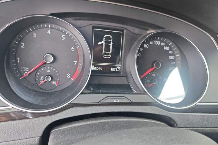 Used Volkswagen Magotan 2017 280TSI DSG Leading Edition Odometer Close Up