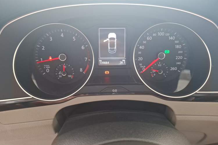 Used Volkswagen Magotan 2017 380TSI DSG Luxury Model Odometer Close Up