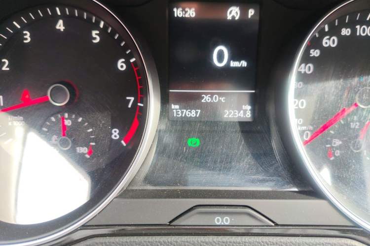 Used Volkswagen Magotan 2017 330TSI DSG Luxury Model Odometer Close Up