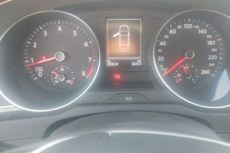 Used Volkswagen Magotan 2017 330TSI DSG Luxury Model Odometer Close Up