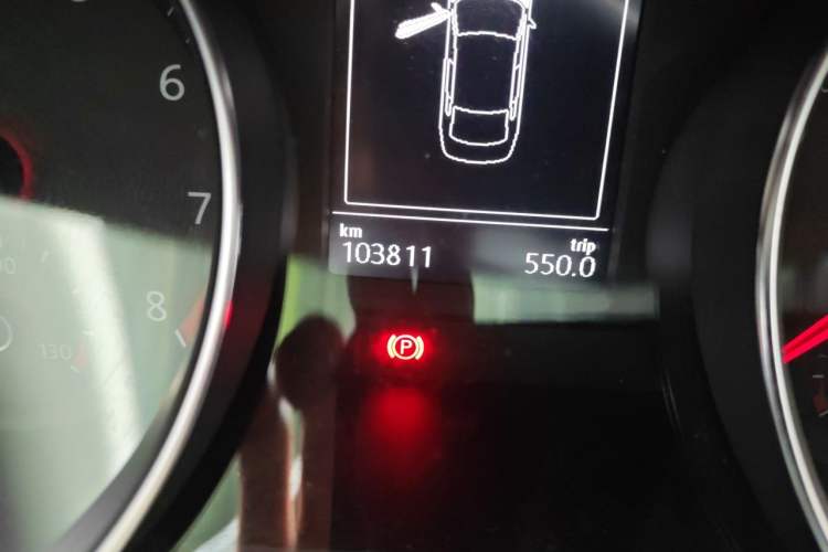 Used Volkswagen Magotan 2017 330TSI DSG Luxury Model Odometer Close Up
