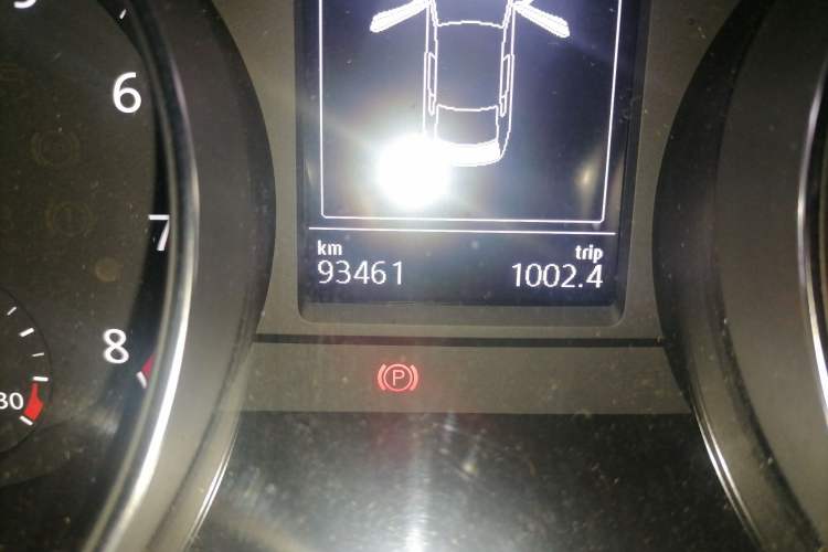 Used Volkswagen Magotan 2017 330TSI DSG Luxury Model Odometer Close Up